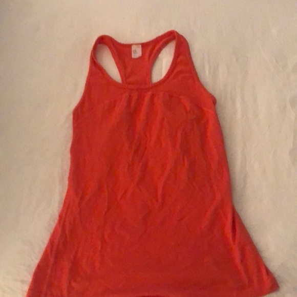 Gap women’s running tank - Picture 1 of 3